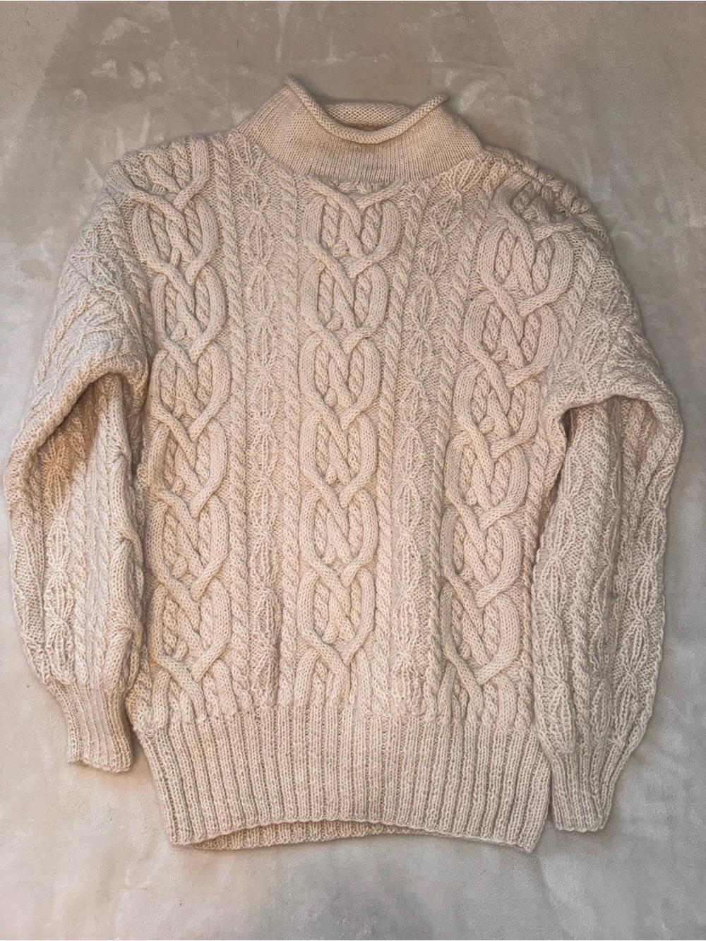 100% Alpaca Hand Knit Turtleneck Sweater Size Medium
